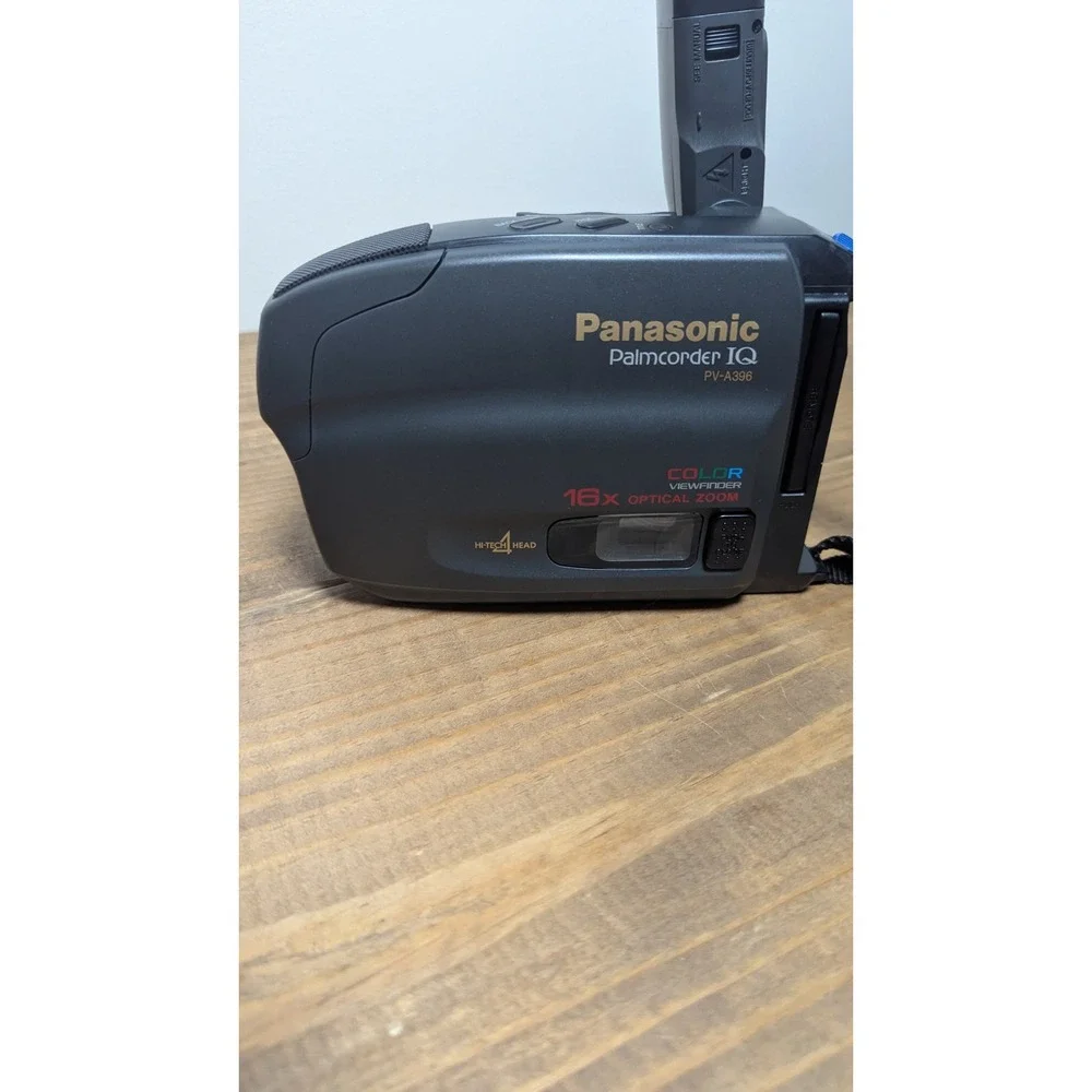 Panasonic Palmcorder IQ PV-A396D VHS-C Camcorder 16x Zoom Bundle with Bag‎ Tapes